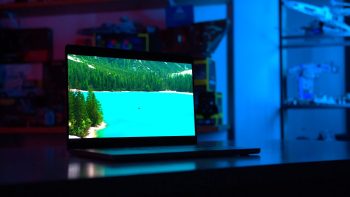 Đánh giá màn hình Liquid Retina XDR của Apple MacBook Pro svg+xml,%3Csvg%20xmlns= Đánh giá màn hình Liquid Retina XDR của Apple MacBook Pro